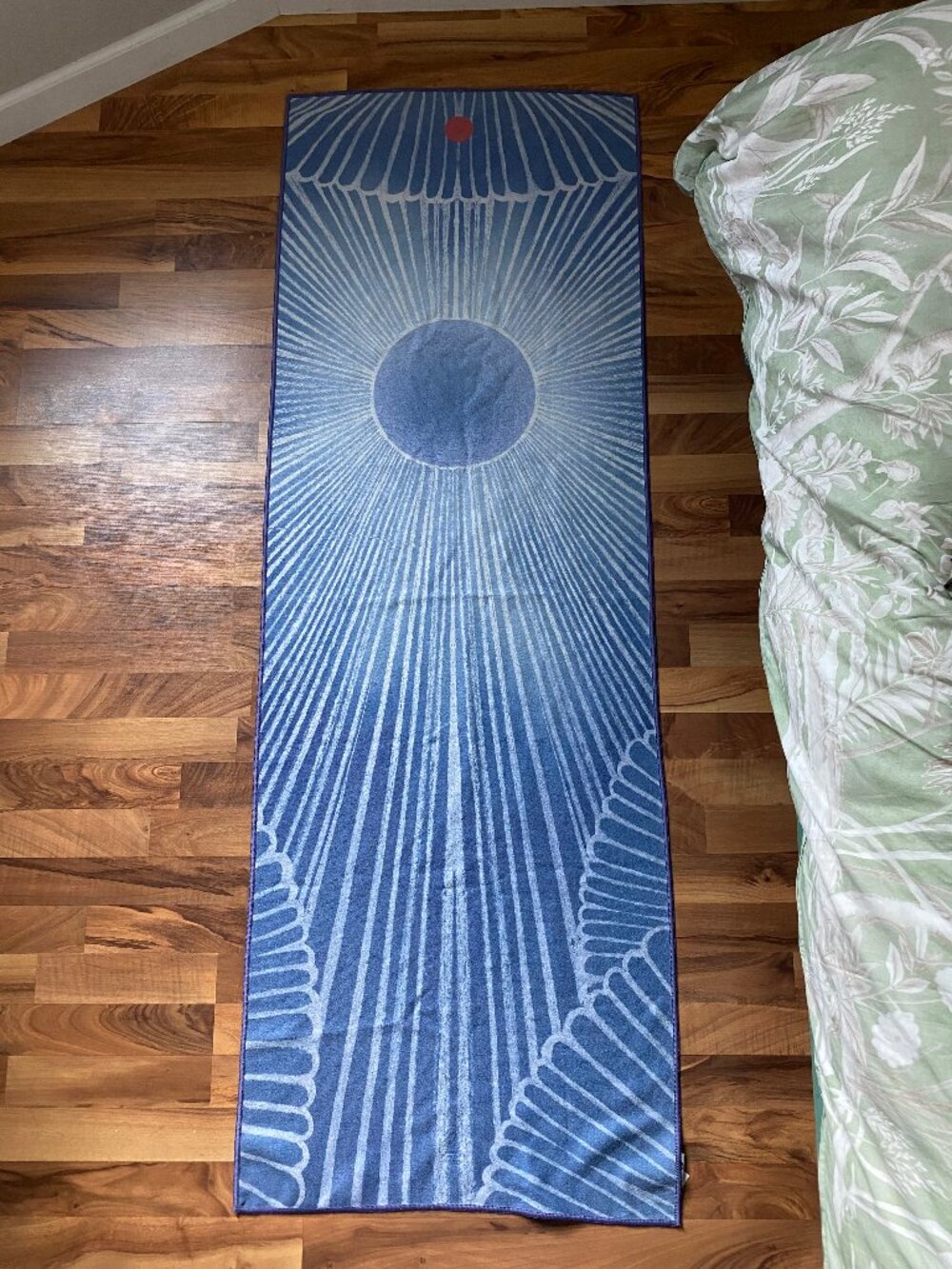 Yogitoes Manduka Yoga Mat Towel Size: Standard 71" x 24" - Radiant Pattern